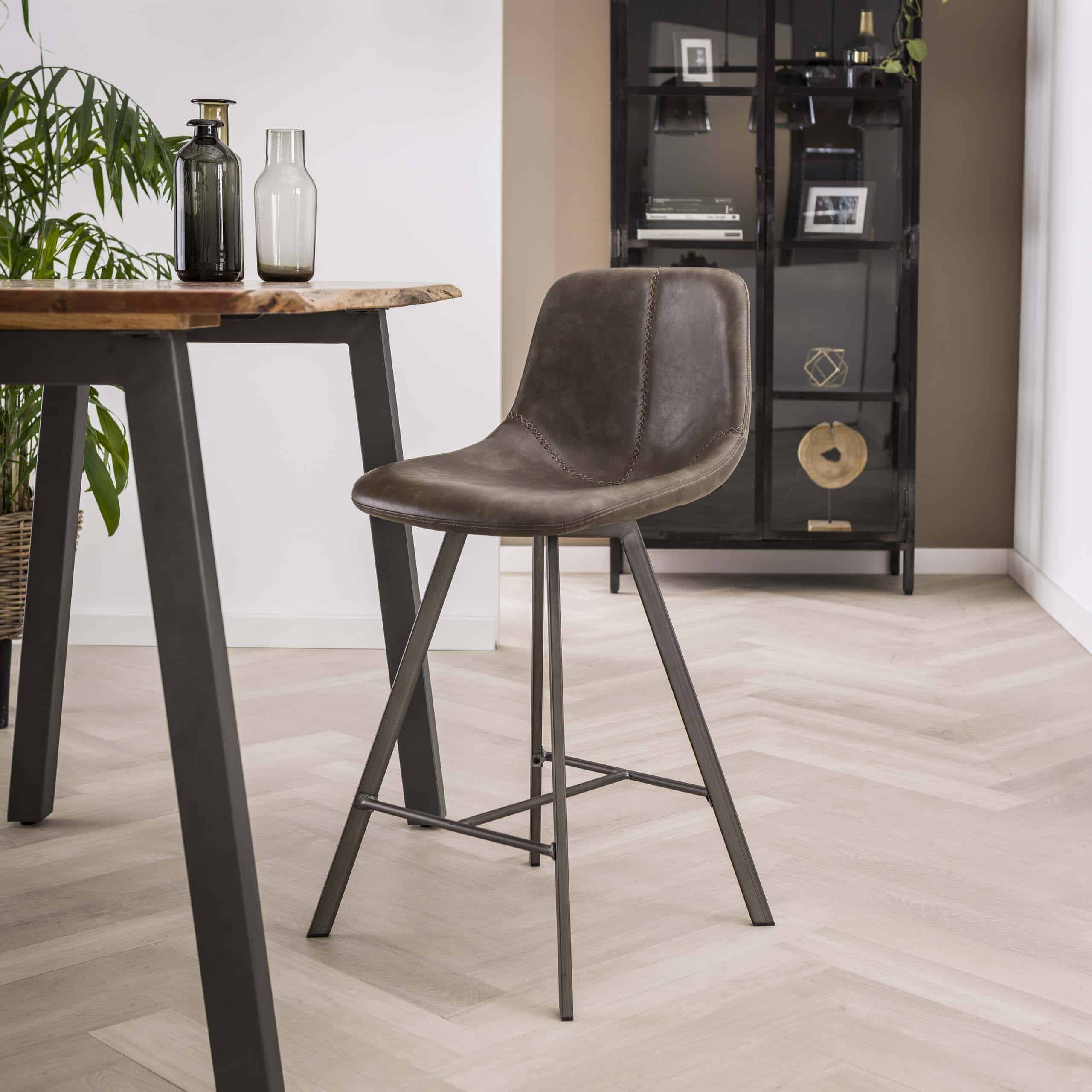 Barstoel Zig-Zag verpakt per 4 / Saddle PU taupe