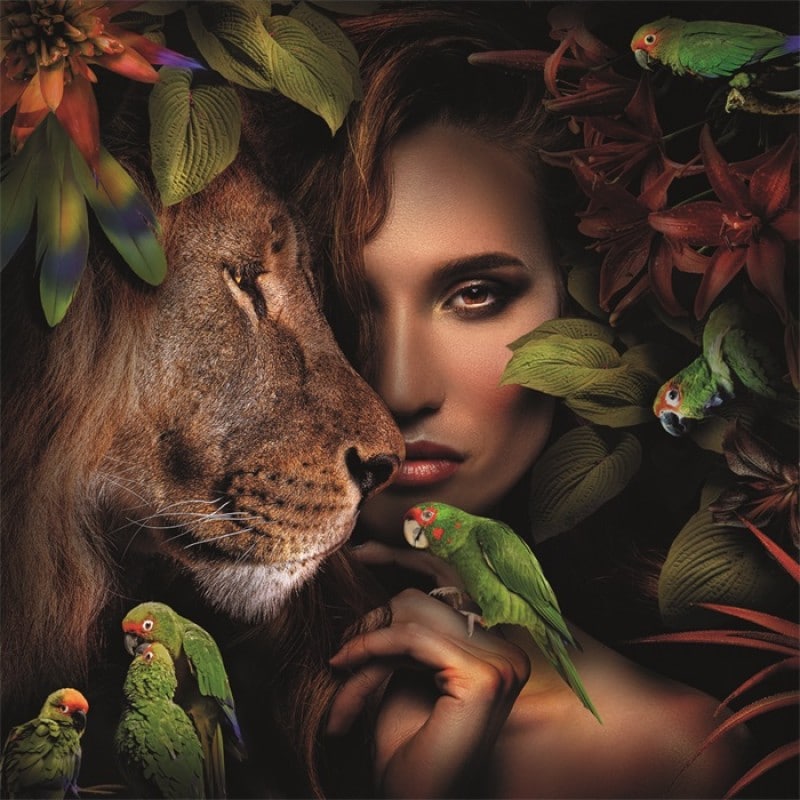 Schilderij Woman with lion and parrots