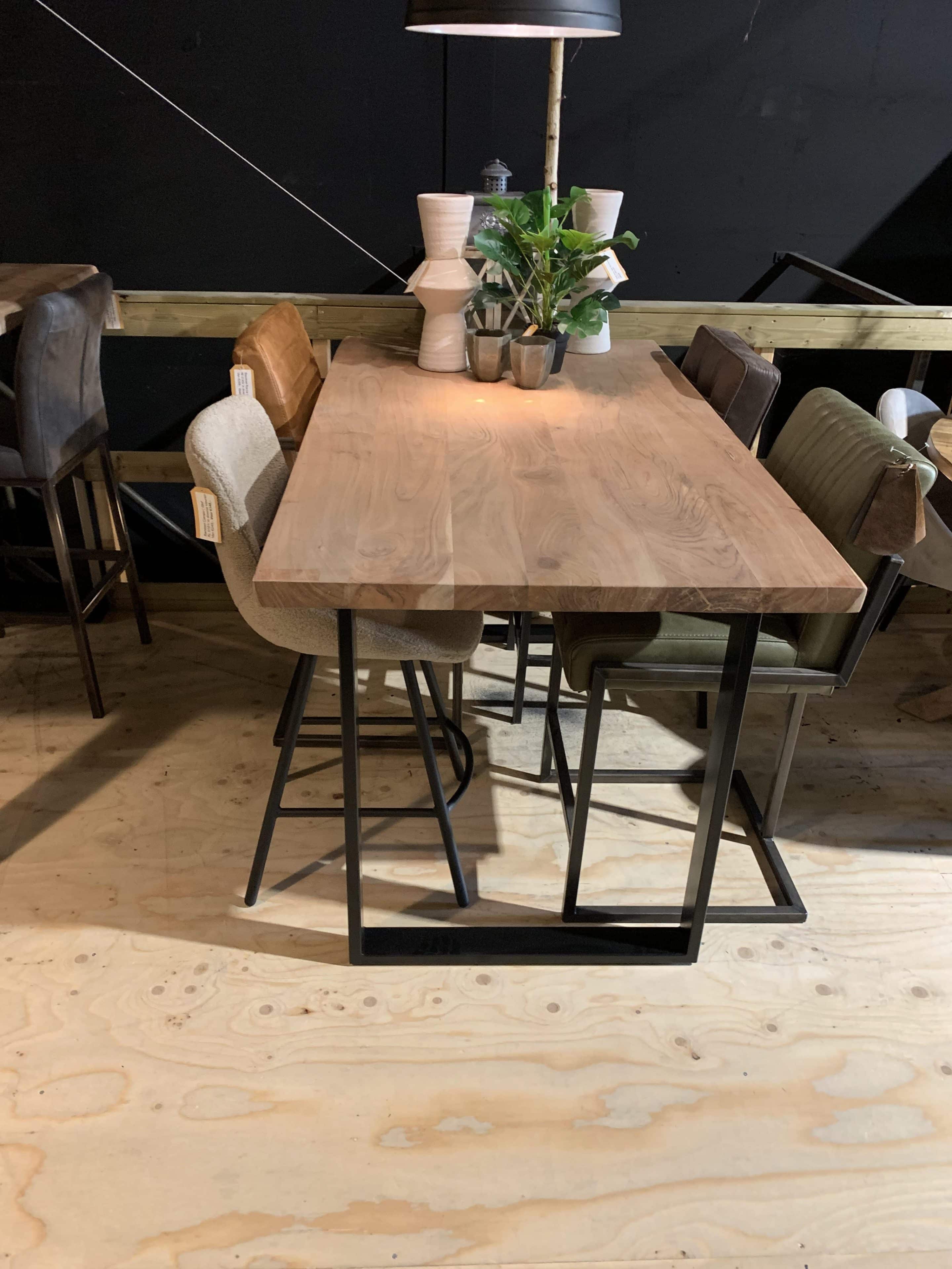 SHOWMODEL UrbanSofa bartafel laag Rocco 160x90 cm acacia