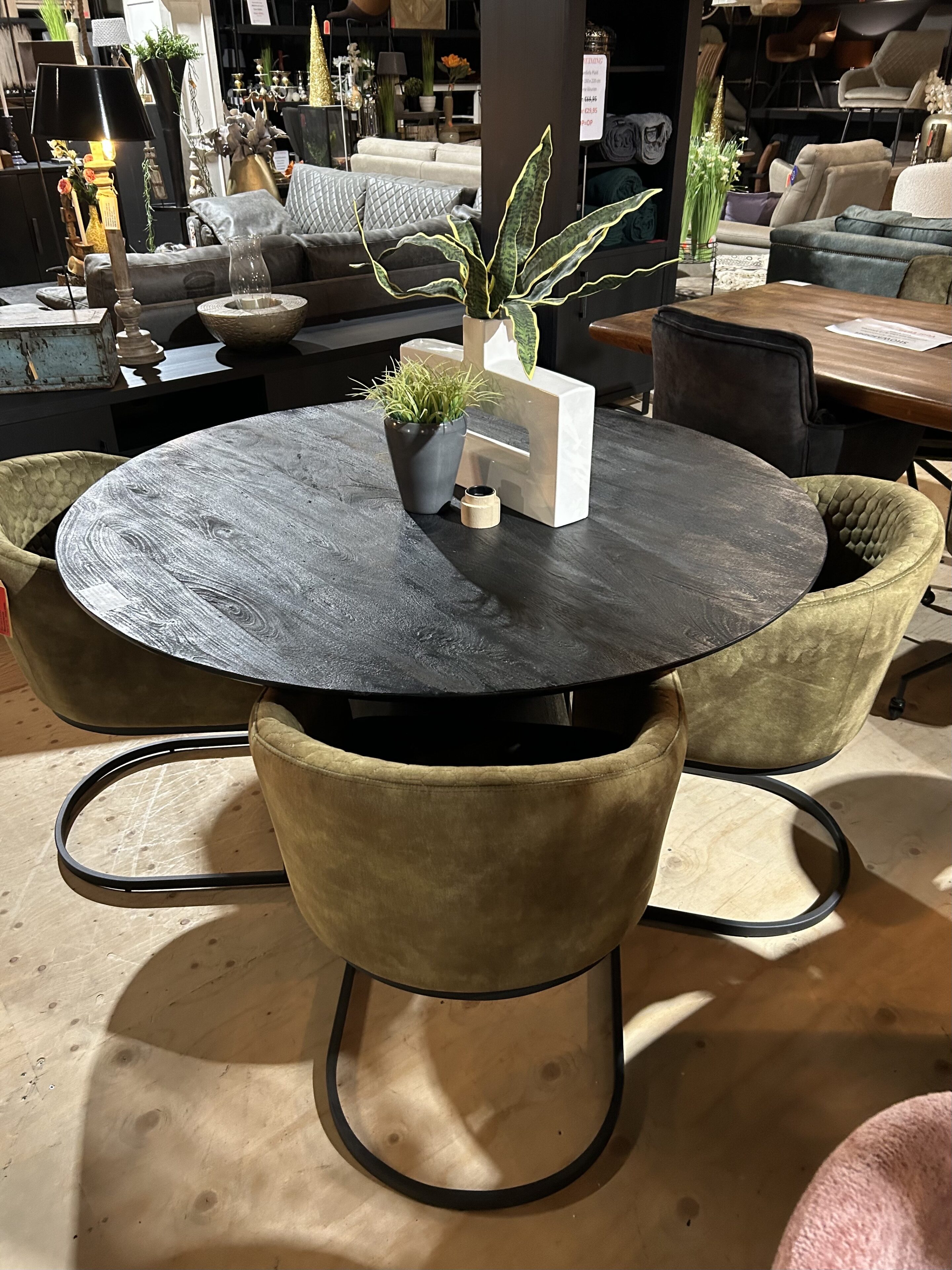 SHOWMODEL Tower Living set van 4 stuks eetkamerstoelen Pellaro adore 16 forest