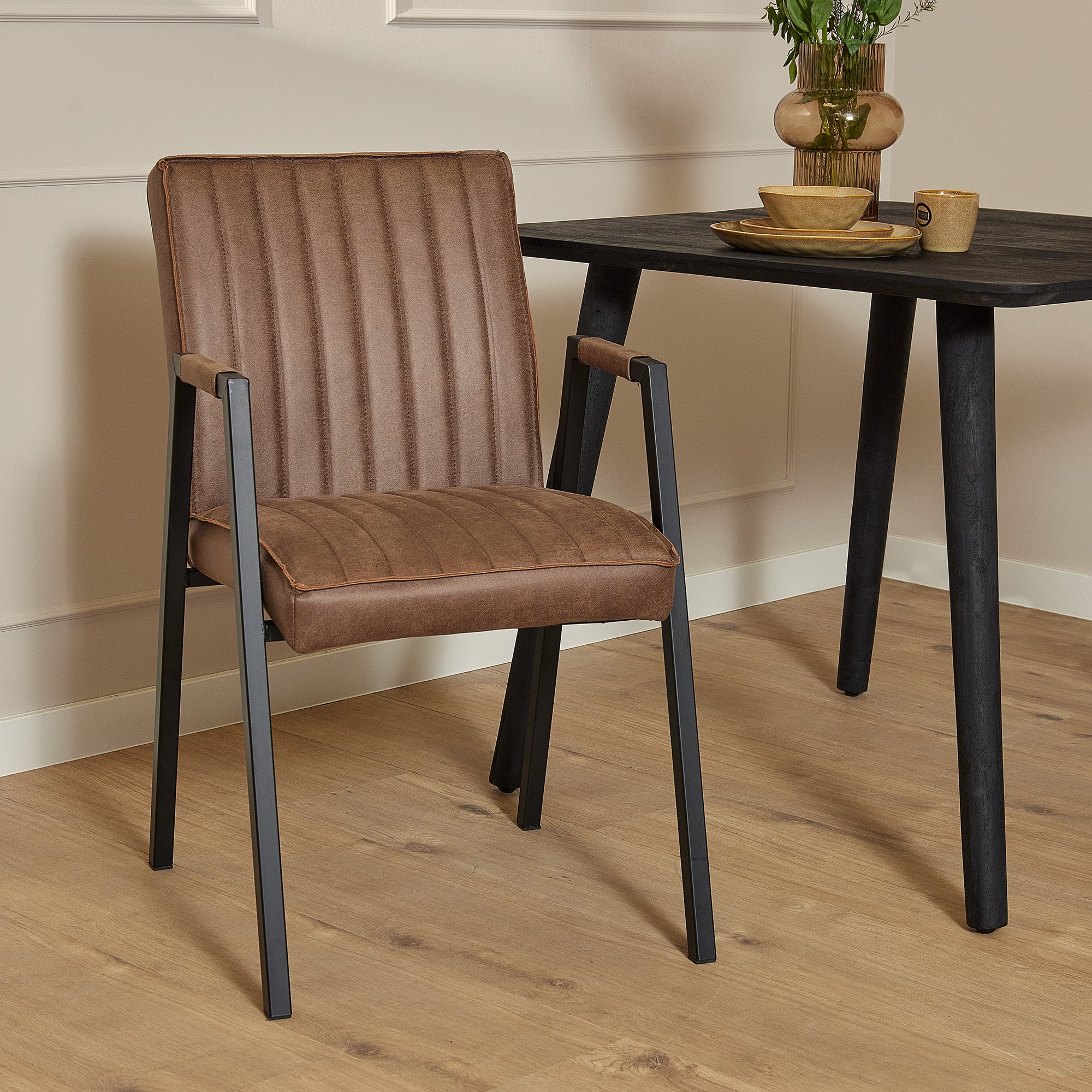 Starfurn Eetkamerstoel Tivoli Bull | Brown | Met armleuning