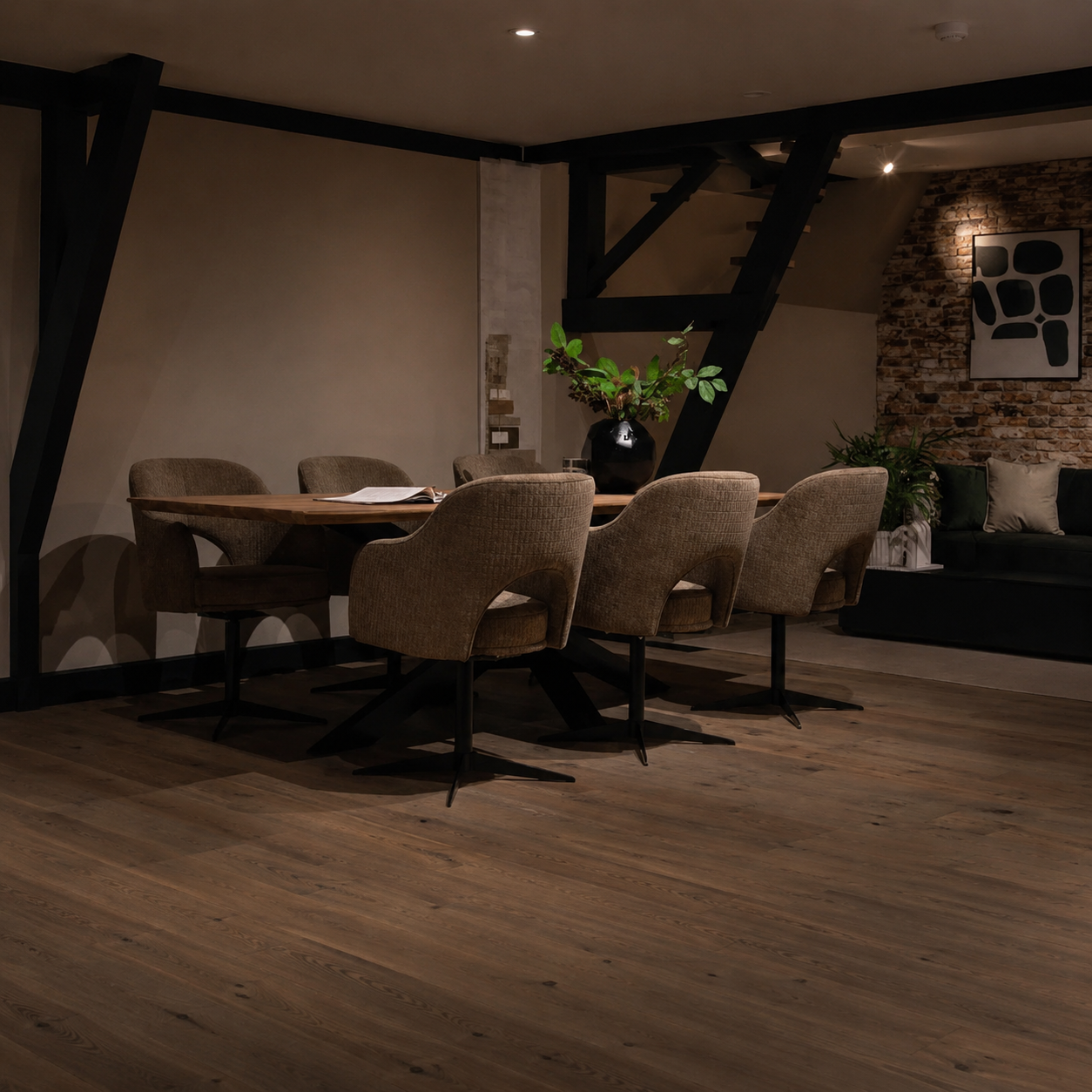 UrbanSofa-Evan-Eetkamerfauteuil-Draaipoot-Soho-Taupe-Bruuts-Lara-Eettafel-Spinpoot