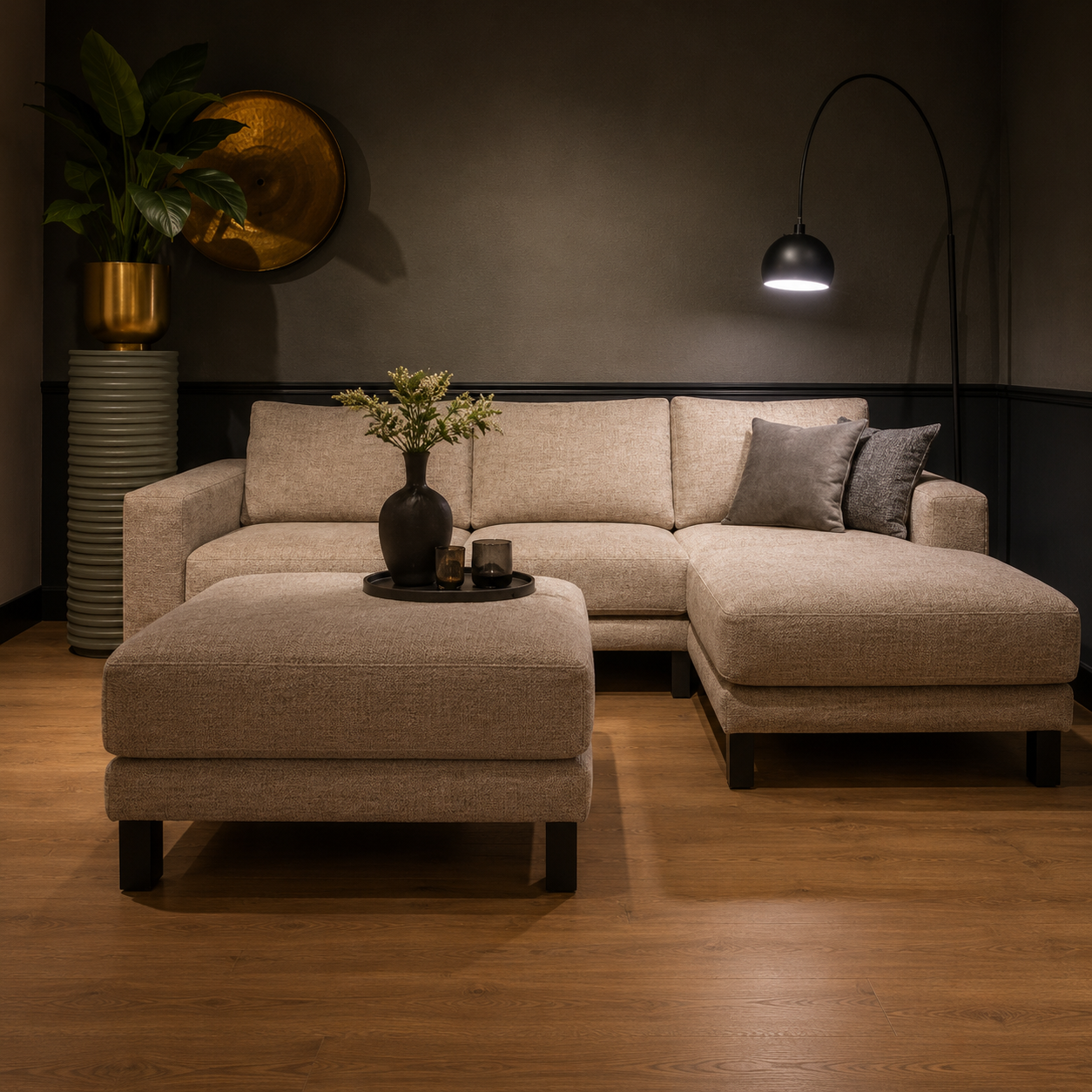 UrbanSofa-Milan-Casia-Loungebank-Querini-Sand-Hocker