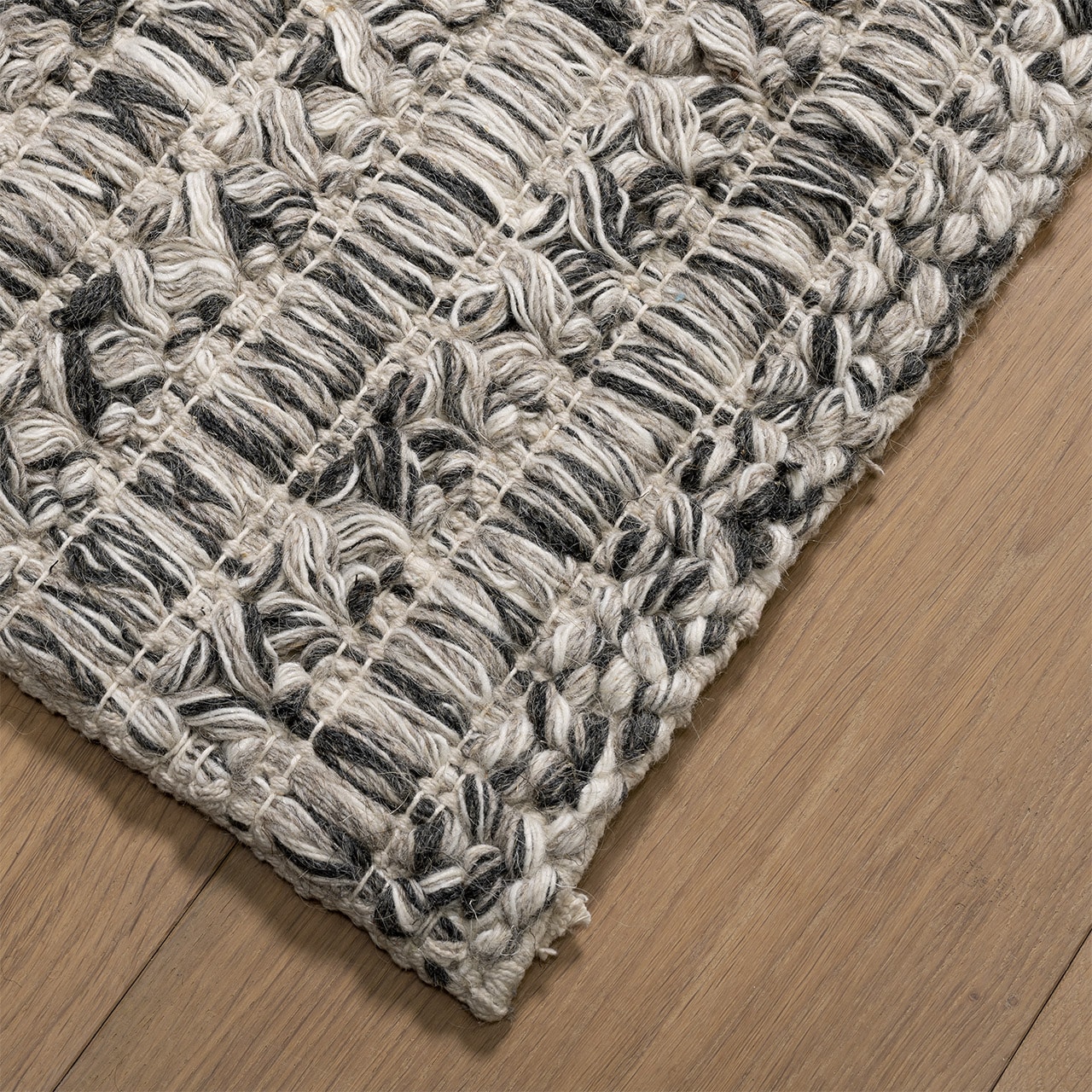 SHOWMODEL UrbanSofa vloerkleed Shantra Wool Mash 160x240
