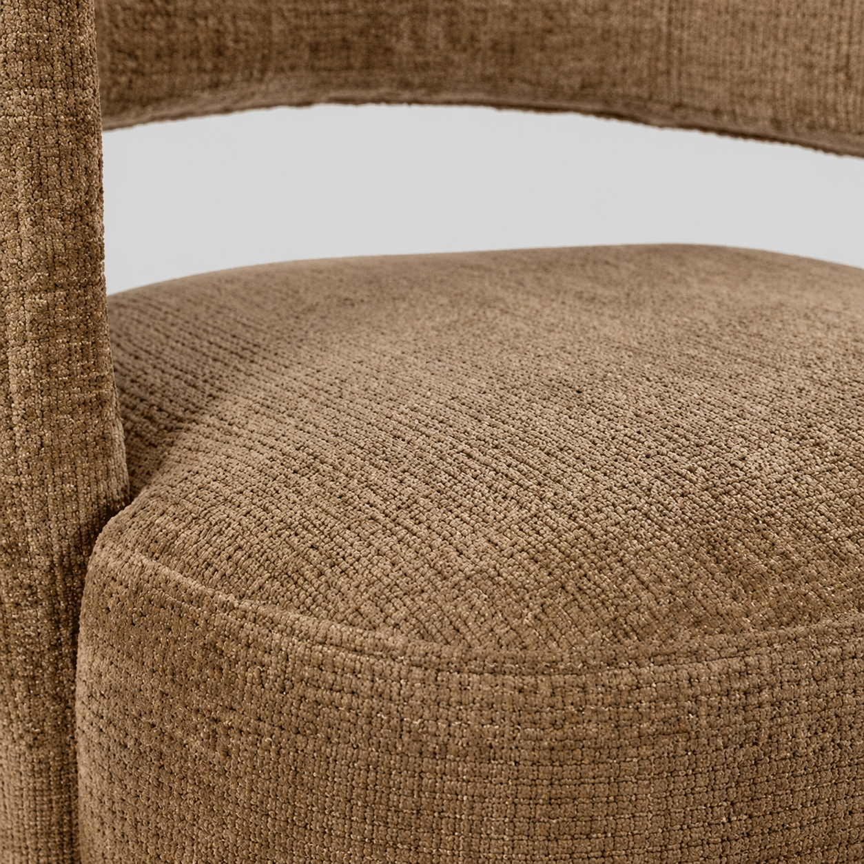 detailfoto Nijwie MySons eetkamerstoel Bruce - draaipoot 360 - Cremona - Cinnamon 18 - Star Collection