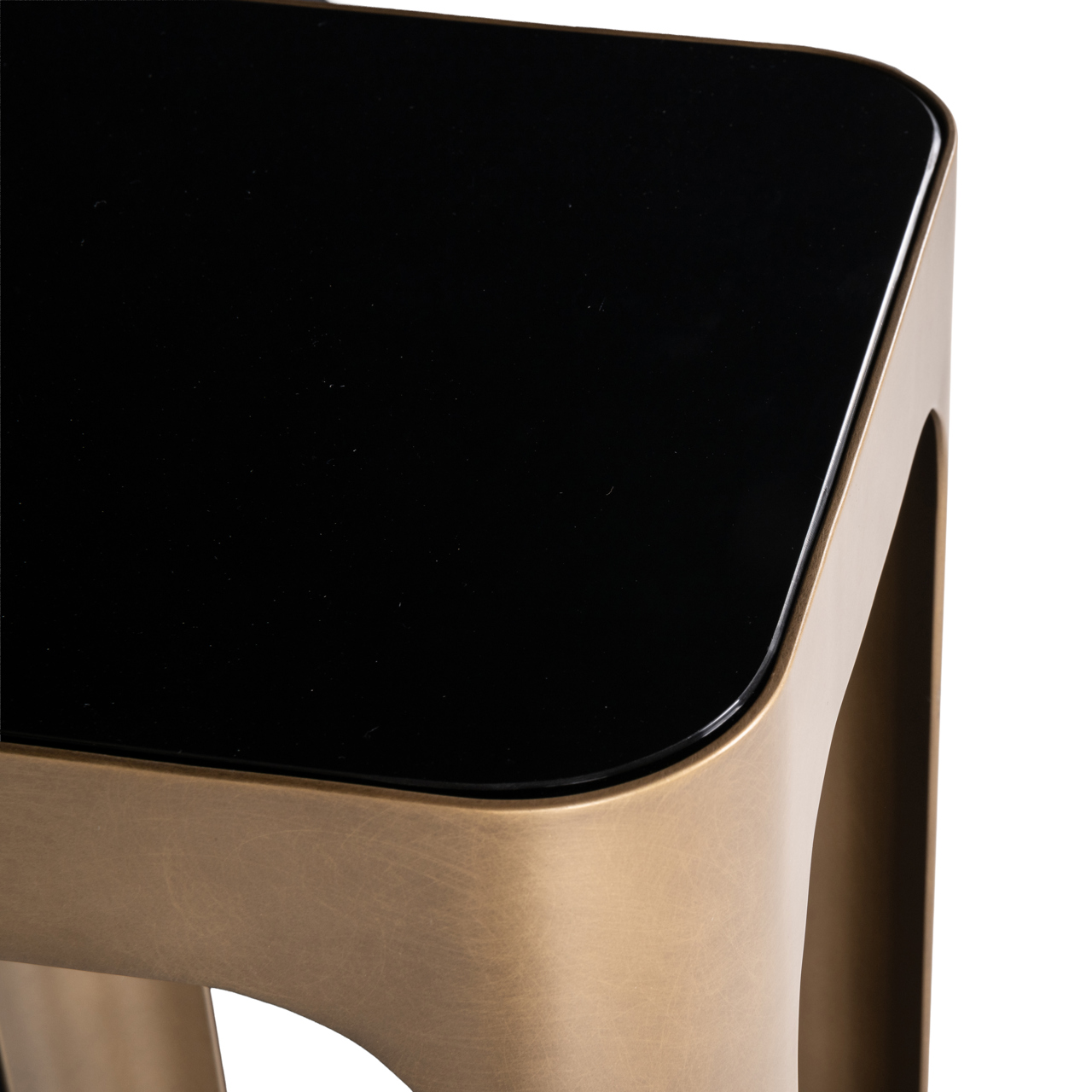 Richmond Interiors Pilaar Claridge gold antique