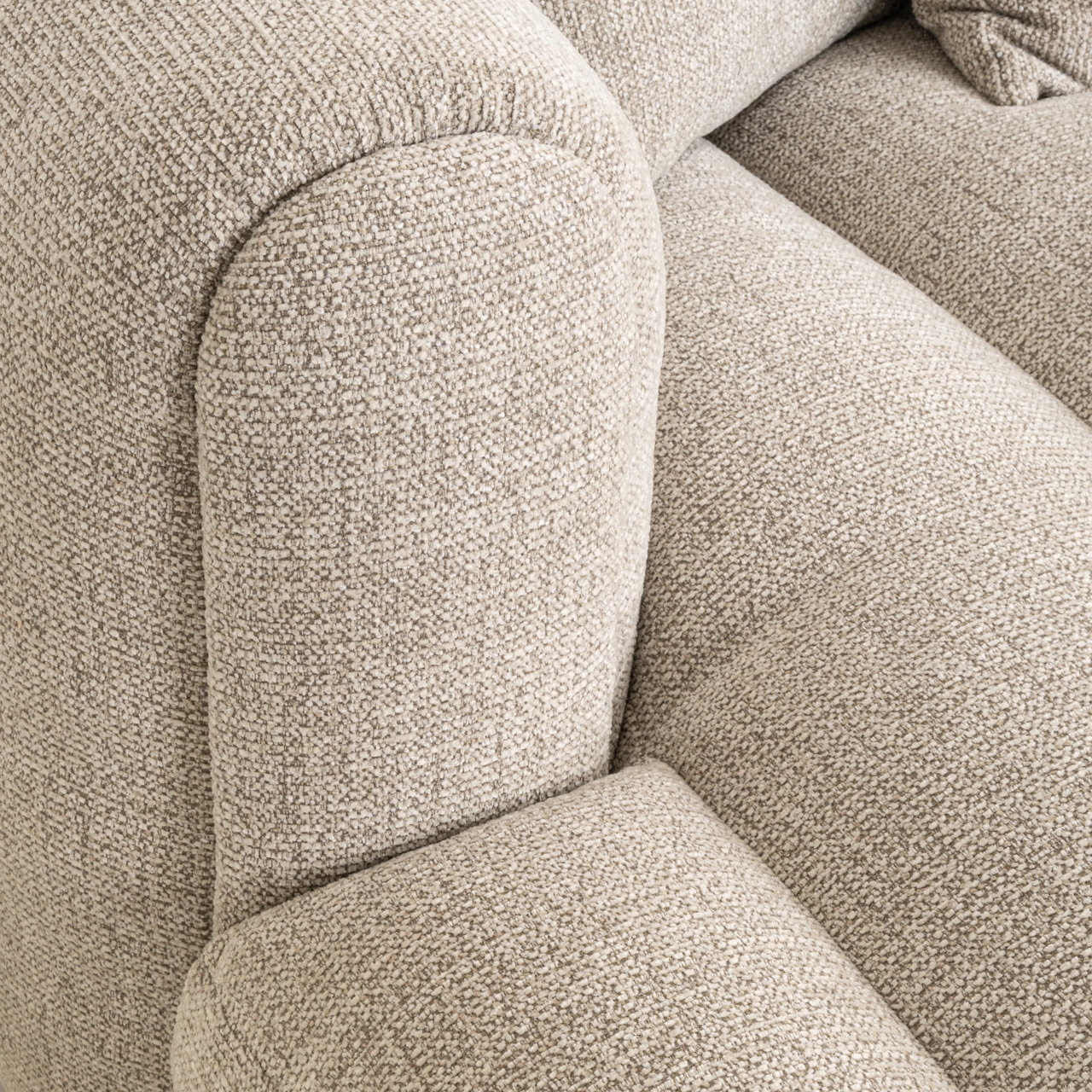 Richmond Interiors Bank Novaro natural fancy lounge left