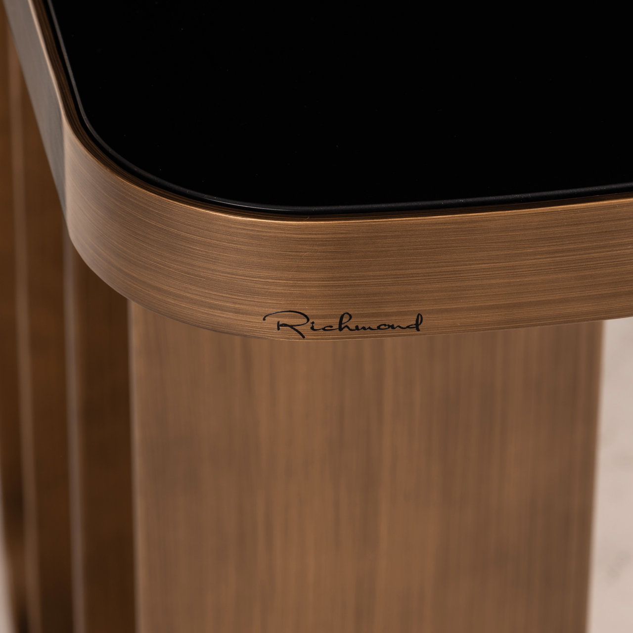 Richmond Interiors Console Locarno brushed gold
