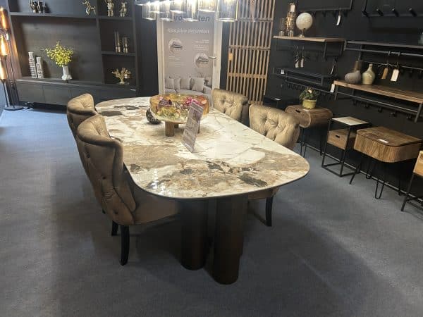 SHOWMODEL UrbanSofa eetkamerstoelen set van Amy Bergamo Fur Bronce