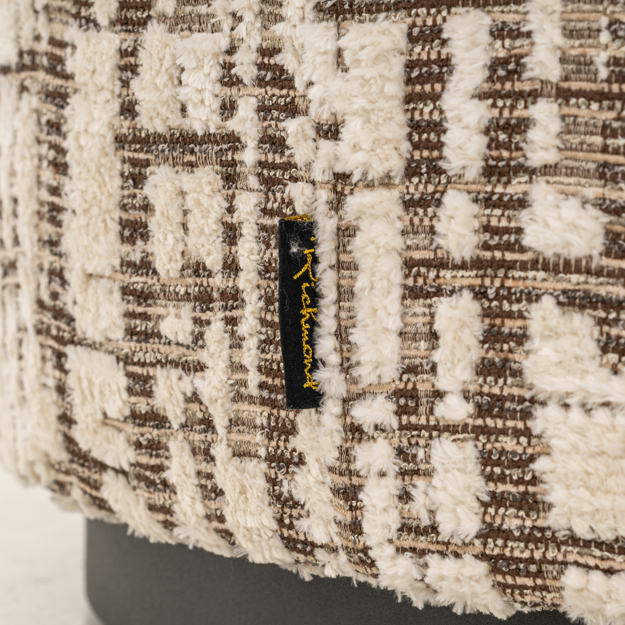 Richmond Interiors Poef & Voetenbank Lexie cream 70Ø
