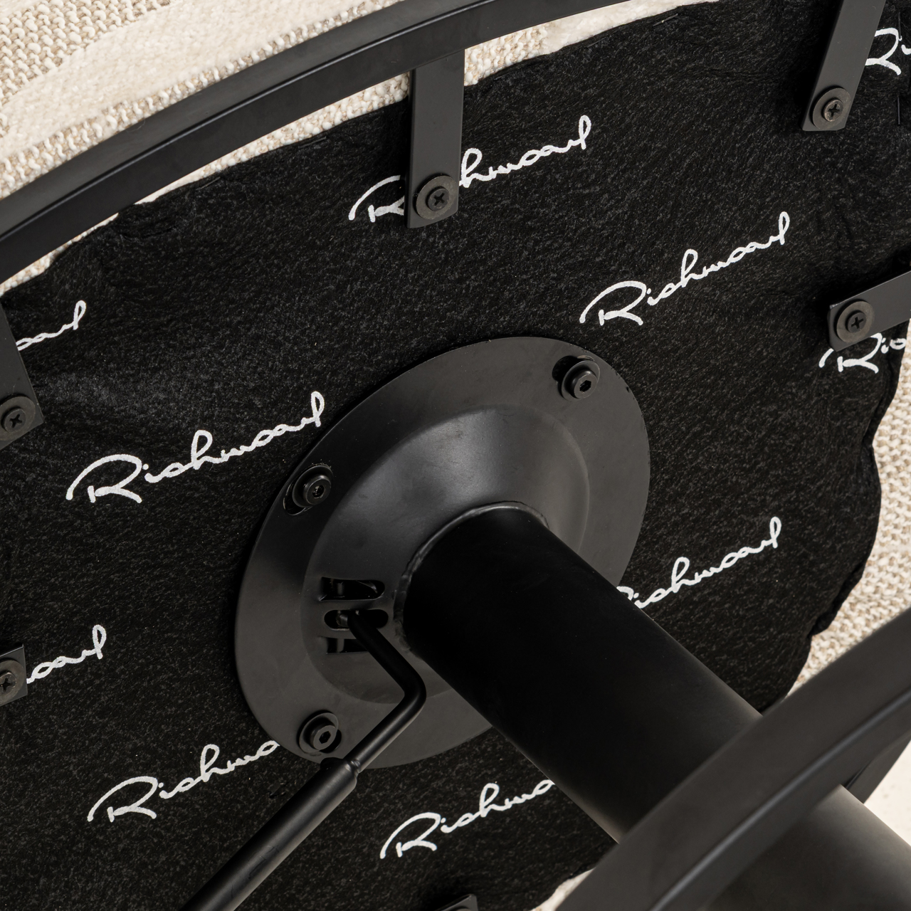 Richmond Interiors Barstoel Cheyenne beige graffic swivel