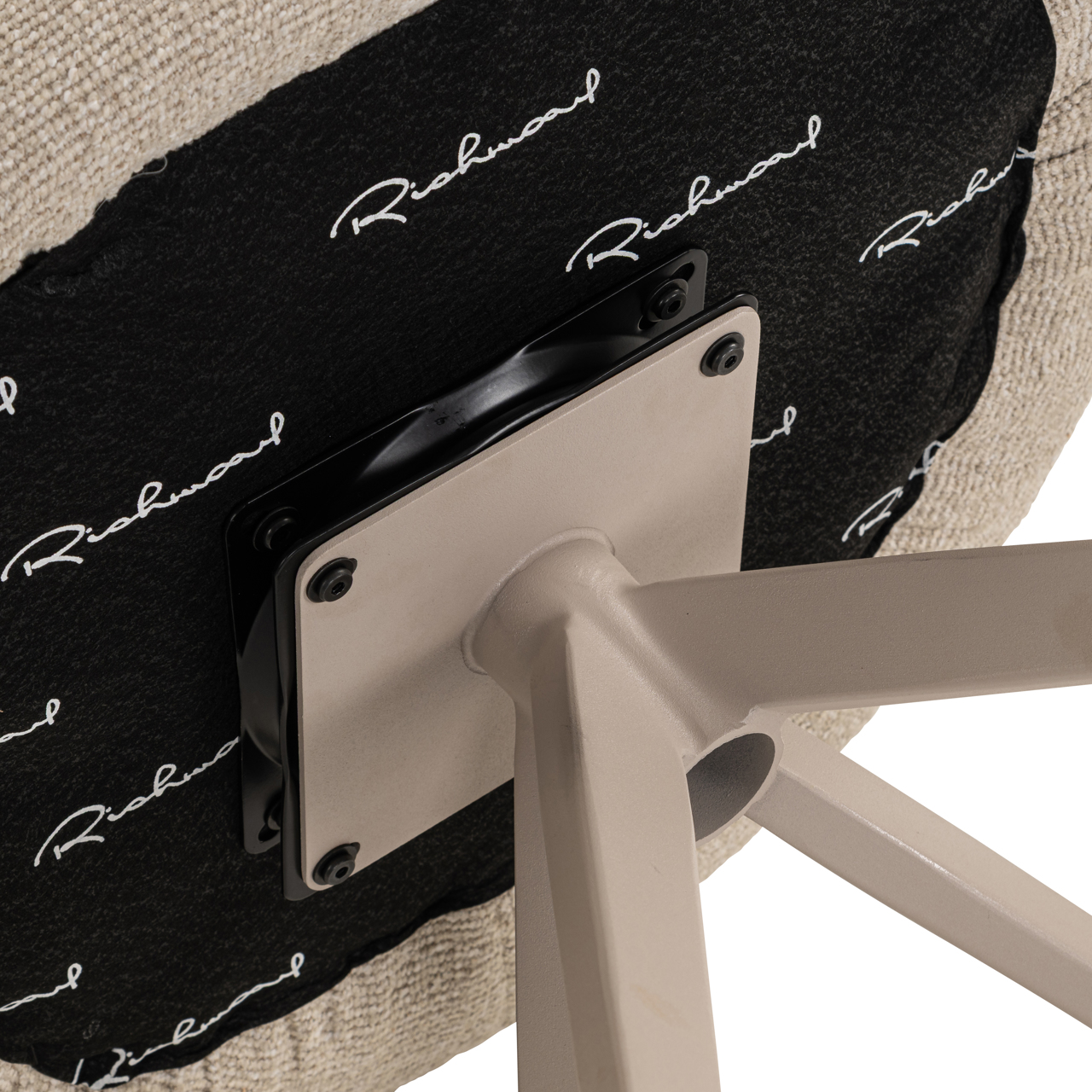 Richmond Interiors Eetkamerstoel Olivia biscotti swivel
