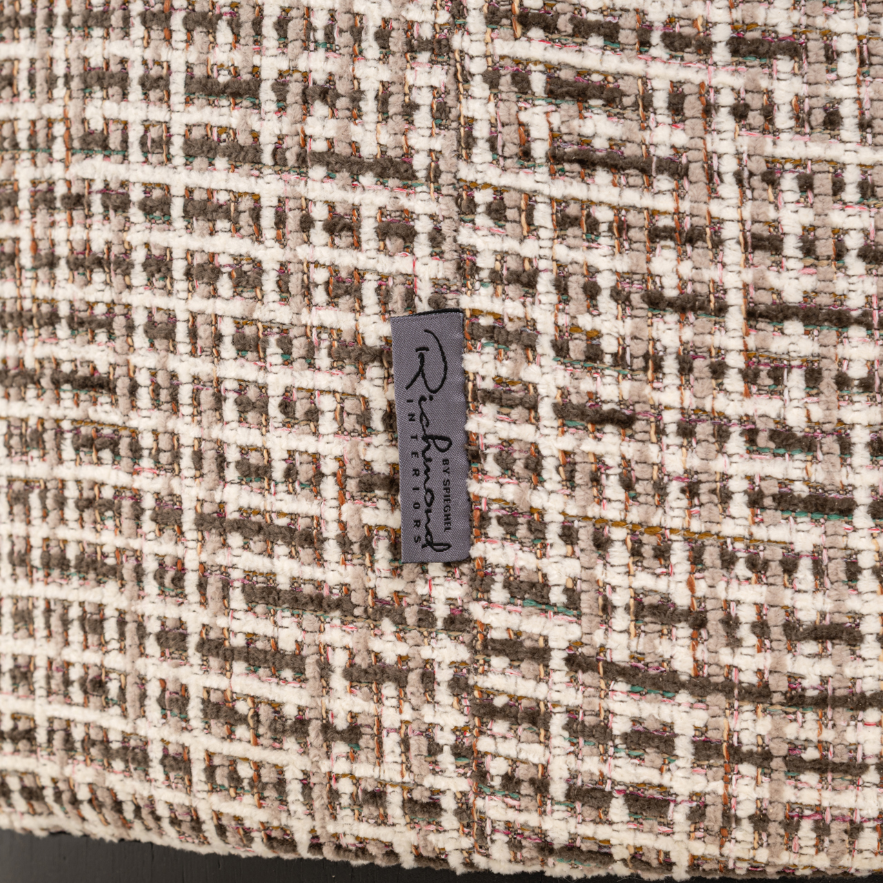 Richmond Interiors Eetkamerstoel Odette customized 55Ø fire retardant