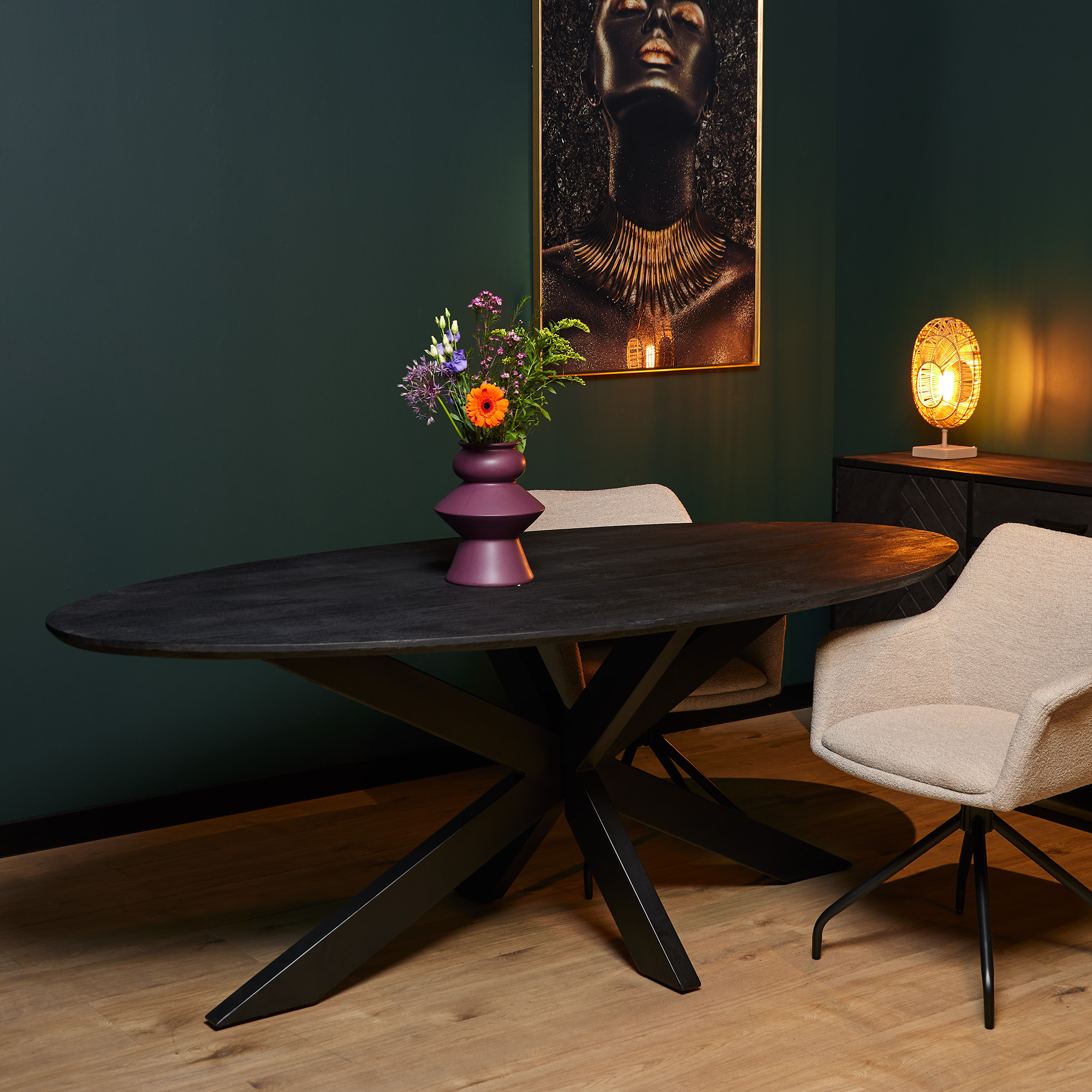 Starfurn Ovale eettafel New York Zwart Mangohout 160 cm