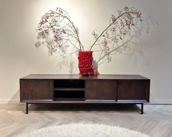 sfeerfoto tv meubel Livingfurn Ravenstein Brown 180cm