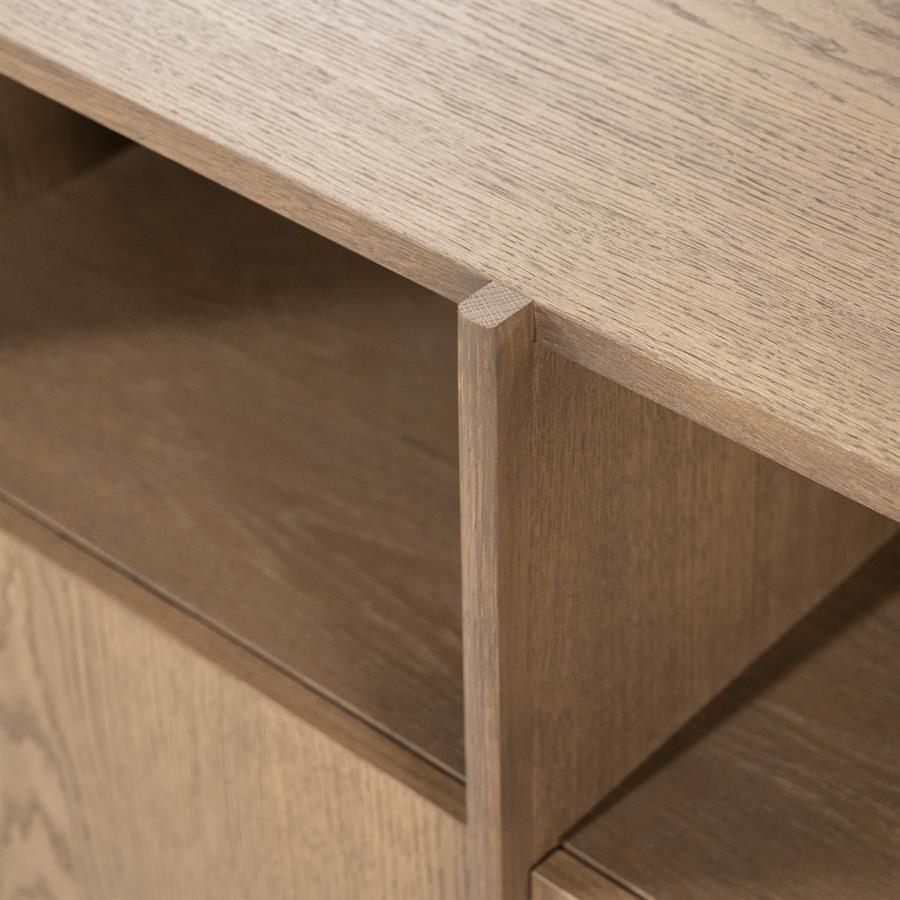 Eleonora Dressoir Oslo - lichtbruin